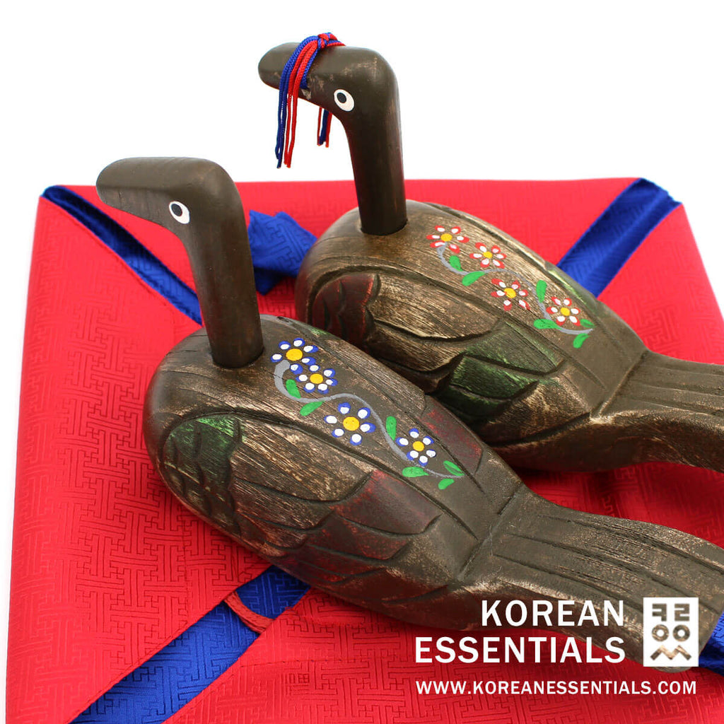 Hand-carved Wedding Duck: Traditional Goose