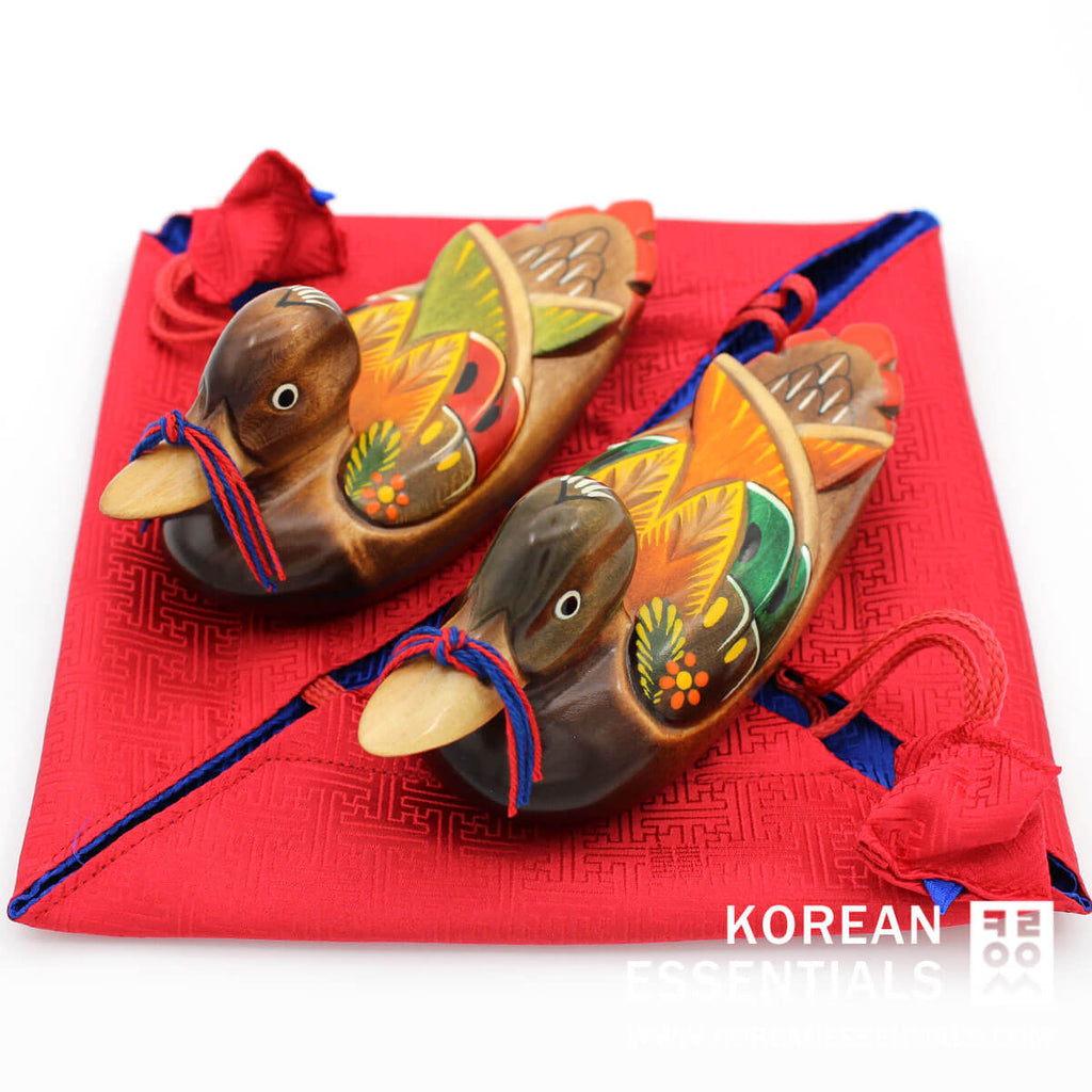 thumbnail interactive-video image 1 of Wooden Feng Shui Mandarin Ducks Pair – Symbol Of Love & Happy Marriage 1 of 2